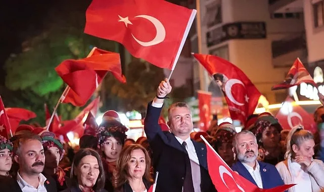 Buca, 29 Ekim Cumhuriyet Bayramı’nı coşkuyla kutladı. Buca Belediye Başkanı