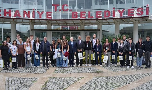 2011 yılından beri sürdürülen Burhaniye–Hürth Kardeş Şehir Projesi kapsamında, Almanya’dan