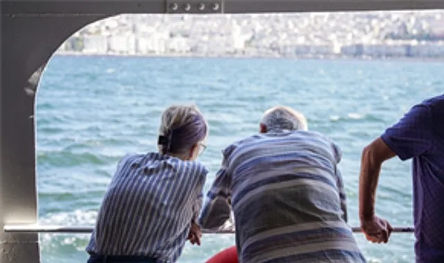 İzmir Büyükşehir Belediyesi tarafından 1 Ekim Dünya Yaşlılar Günü nedeniyle