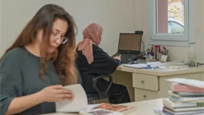 İzmir’de üniversite öğrenimi gören kız öğrenciler, İzmir Büyükşehir Belediyesi’nin İZELMAN