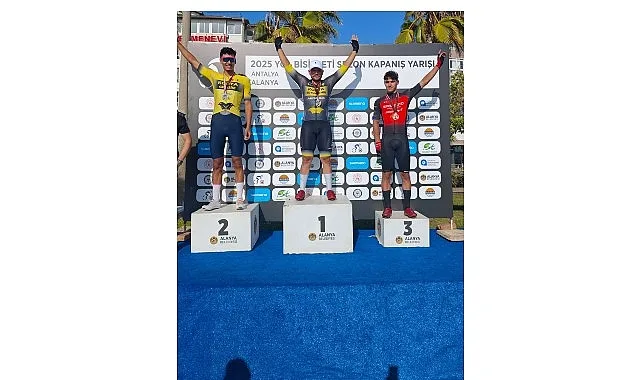 Konya Büyükşehir Belediyespor Bisiklet Takımı sporcuları, Antalya’nın Alanya ilçesinde düzenlenen