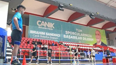 Canik Belediye Başkanı İbrahim Sandıkçı, ücretsiz eğitim desteğiyle bu yıl