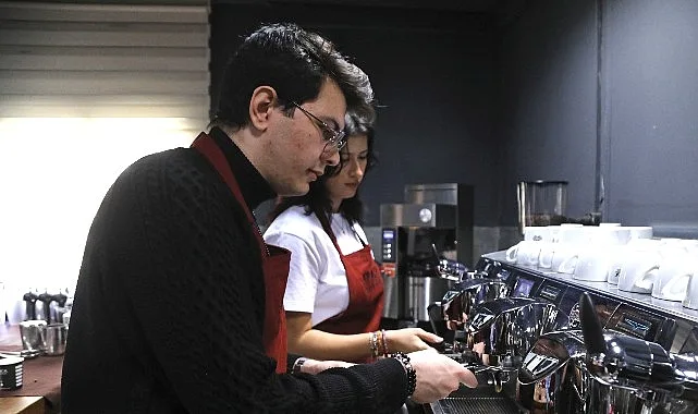 Çankaya Belediyesi, iş arayanlara yönelik istihdam garantili eğitimlerini sürdürüyor. Profesyonel eğitmenler