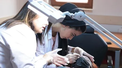 Hobi eğitimlerinin yanı sıra büyük ilgi gören meslek edindirme kurslarının