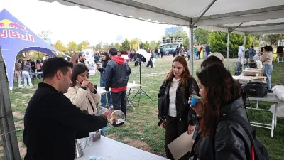 Eğitim alanında gerçekleştirdiği hizmetlerle gençlerin yanında olan Çankaya Belediyesi, yeni