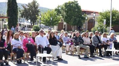 Çeşme Belediyesi, Medicana Çeşme Tıp Merkezi işbirliğiyle 1–31 Ekim Meme Kanseri Farkındalık Ayı kapsamında