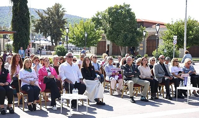 Çeşme Belediyesi, Medicana Çeşme Tıp Merkezi işbirliğiyle 1–31 Ekim Meme Kanseri Farkındalık Ayı kapsamında