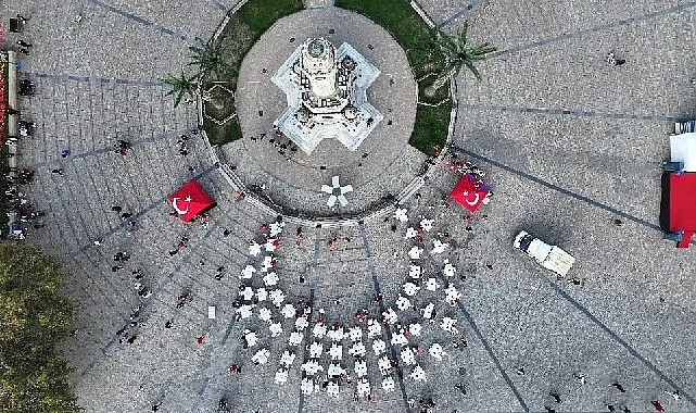 ​İzmir Valiliği himayesinde İzmir İl Millî Eğitim Müdürlüğü tarafından yürütülen