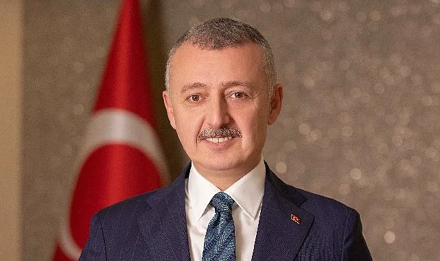 Kocaeli Büyükşehir Belediye Başkanı Tahir Büyükakın, Cumhuriyetimizin 102. kuruluş yıldönümü