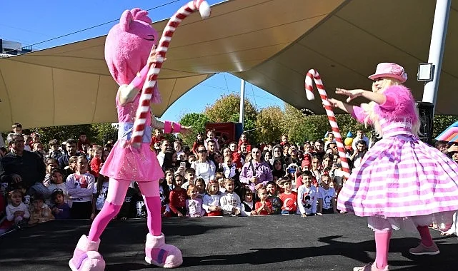 29 Ekim Cumhuriyet Bayramı kutlamaları kapsamında Manisa Büyükşehir Belediyesi tarafından