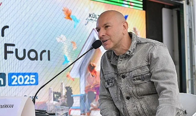 Türkçe rock müziğin en önemli temsilcilerinden, “Zamanda Saklı” isimli kitabıyla