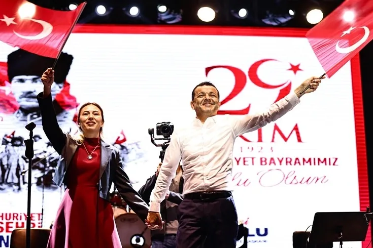 Denizli Büyükşehir Belediyesi, 29 Ekim Cumhuriyet Bayramı’nın 102. yılını büyük