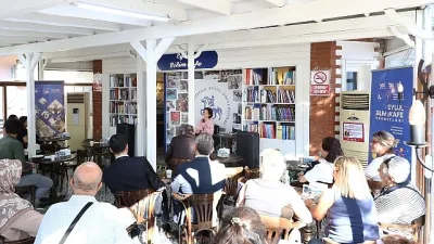 Dokuz Eylül Üniversitesi (DEÜ), toplumla bilimi buluşturan “Bilim Kafe Sohbetleri”nin