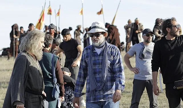 İran'da vizyona girer girmez milyonları salonlara çekerek rekor kıran Mevlana: