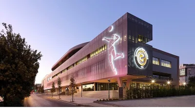 Türkiye’de kadın voleybolunun öncüsü Eczacıbaşı Spor Kulübü, modern mimarisi ve