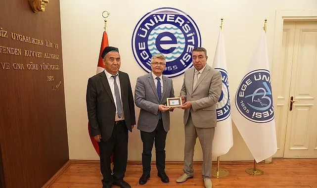 Ege Üniversitesi Türk Dünyası Araştırmaları Enstitüsü öğretim üyesi Prof. Dr.