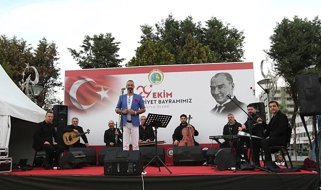 Ege Üniversitesinde (EÜ), Cumhuriyetin kuruluşunun 102’nci yılı ve Ulu Önder Gazi