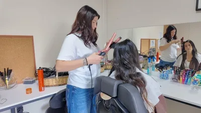 Kocaeli Büyükşehir Belediyesi’nin Beyaz Kalpler Eğitim ve Gelişim Merkezi’nde “Kuaförlük