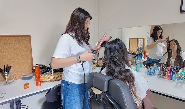 Kocaeli Büyükşehir Belediyesi’nin Beyaz Kalpler Eğitim ve Gelişim Merkezi’nde “Kuaförlük