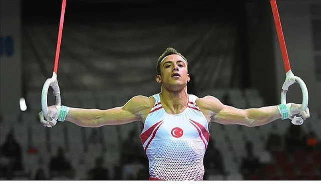 Dünya Artistik Cimnastik Şampiyonası'nda mücadele eden Ege Üniversitesi Spor Bilimleri