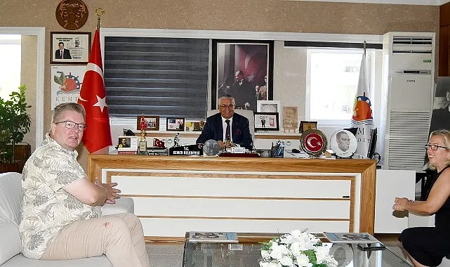 Finlandiya’nın Konnevesi Belediye Başkanı Mika Pasanen, Kemer Belediye Başkanı Necati