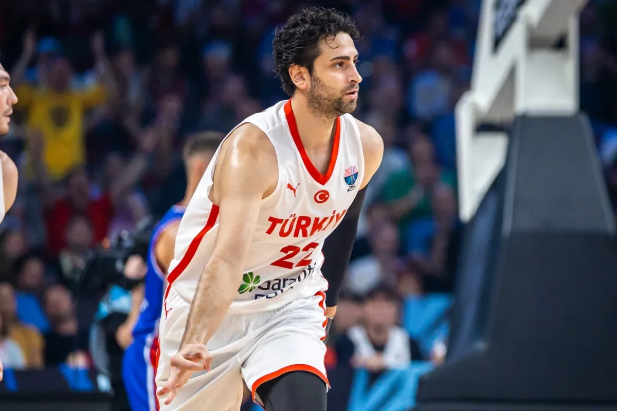 Milli basketbolcu Furkan Korkmaz, Bahçeşehir Koleji’nden TOFAŞ’a transfer oldu. EuroBasket
