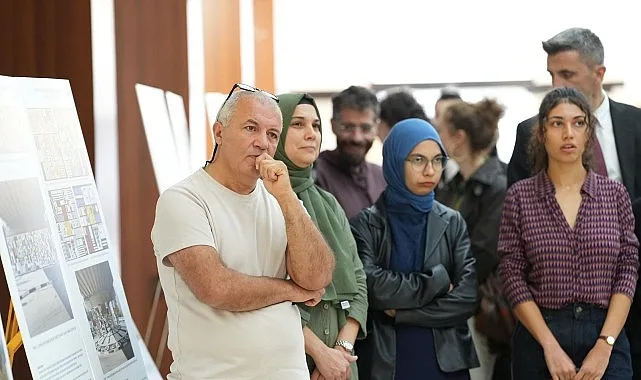 Manisa Büyükşehir Belediyesi ile Dokuz Eylül Üniversitesi işbirliğiyle düzenlenen ‘Duvarda