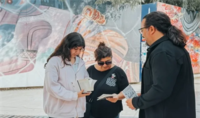 İzmir Büyükşehir Belediyesi’nin Gezici Kütüphanesi, artık her cuma Ege Üniversitesi