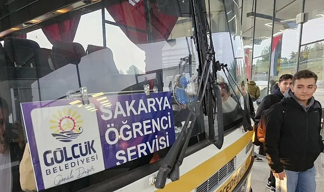 Gölcük Belediyesi’nin üniversite öğrencilerine yönelik ücretsiz servis hizmeti ağına Düzce’yi