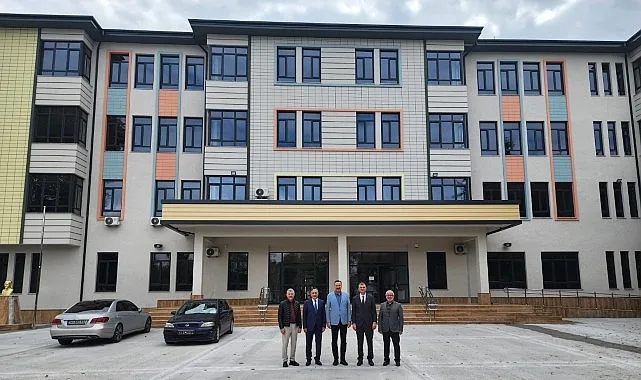 Gölcük Kaymakamı Müfit Gültekin ve Gölcük Belediye Başkanı Ali Yıldırım