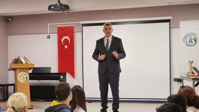 Gölcük Belediye Başkanı Ali Yıldırım Sezer, ulusal ve uluslararası arenada