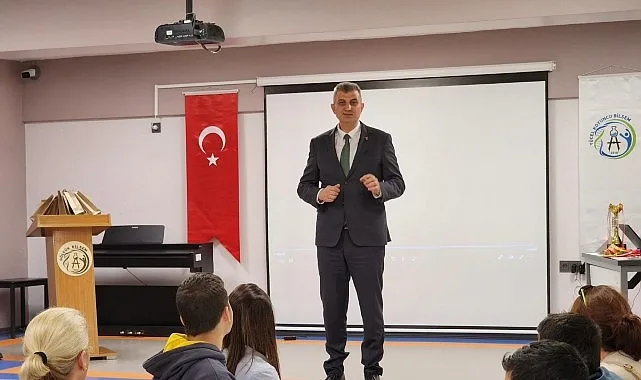Gölcük Belediye Başkanı Ali Yıldırım Sezer, ulusal ve uluslararası arenada