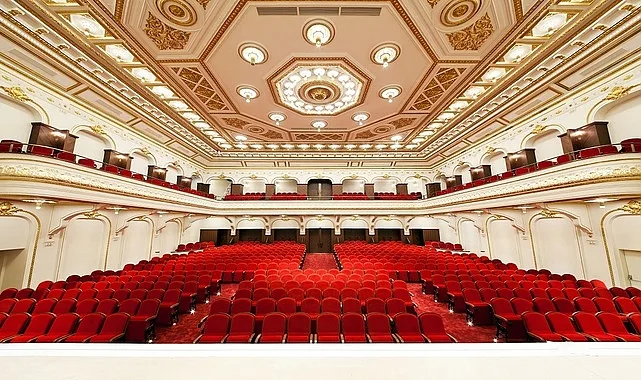 Tarihi dokusu ve eşsiz atmosferiyle misafirlerine unutulmaz deneyimler sunan Grand Pera,