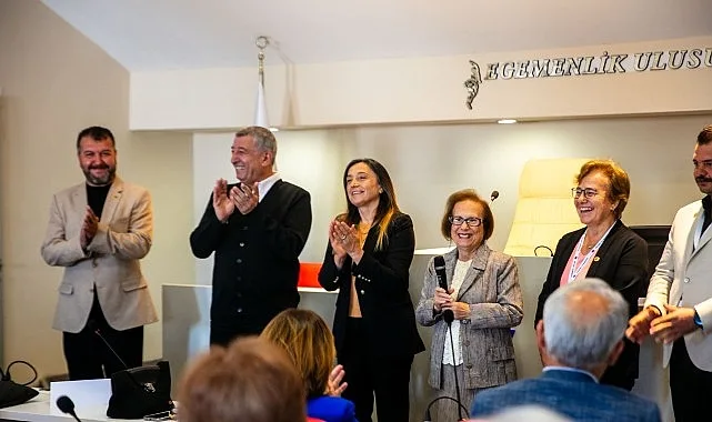 Güzelbahçe Belediyesi tarafından hayata geçirilen 3. Yaş Üniversitesi, yeni eğitim