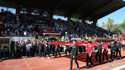 İnegöl’de 29 Ekim Cumhuriyet Bayramı’nın 102. Yıldönümü düzenlenen törenlerle coşkuyla