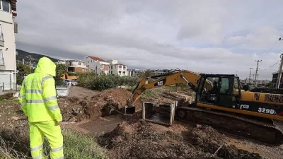 İzmir’in Bergama ilçesinde aşırı yağış nedeniyle sel ve su baskınları