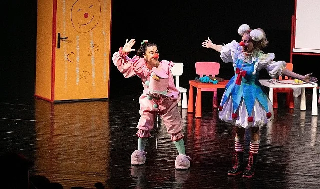 İzmir Şehir Tiyatroları, 2025-2026 tiyatro sezonunu 17 ve 18 Ekim tarihlerinde yeni