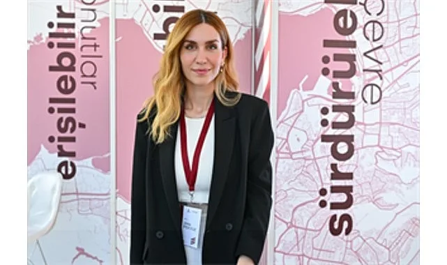 İzmir Büyükşehir Belediyesi’nin kent için tarihi önem taşıyan “İzmir Yenileniyor”