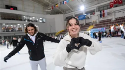 İzmir Büyükşehir Belediyesi Buz Sporları Salonu, yeni sezon kapsamında 13