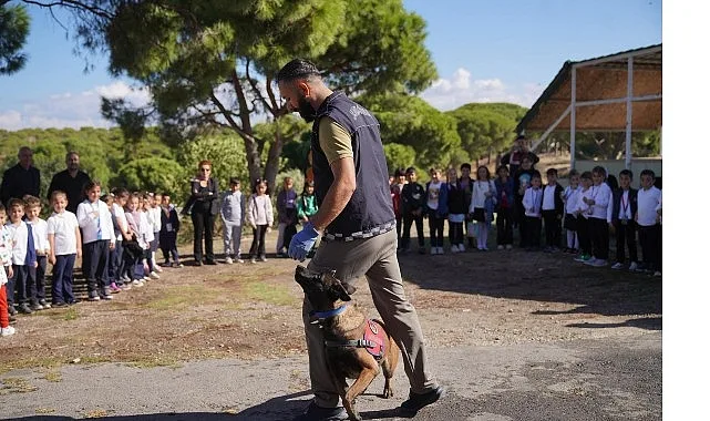 Ayvalık Belediyesi, Dünya Hayvanları Koruma Günü’nü Ayvalık Belediyesi Geçici Bakım