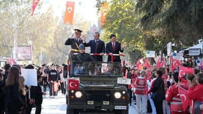 29 Ekim Cumhuriyet Bayramı kutlamaları Kadıköy’de devam ediyor. Saat 19.00’da