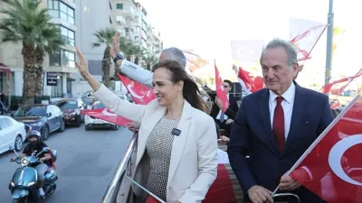 Türkiye Cumhuriyeti’nin kuruluşunun 102’nci yıl dönümü, Karşıyaka’da muhteşem bir coşkuyla