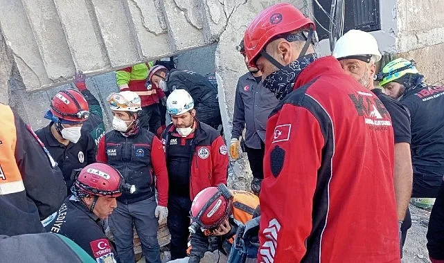 Gebze’nin Mevlana Mahallesi’nde meydana gelen 7 katlı bina çökmesi sonrası