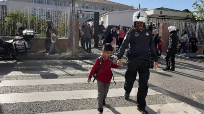 Keçiören Belediyesi Zabıta Müdürlüğü’ne bağlı ekipler, okulların açılmasıyla birlikte ilçe