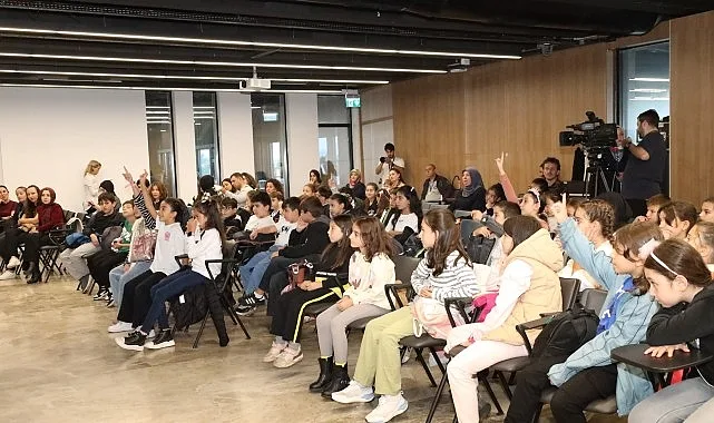 Kocaeli Büyükşehir Belediyesi’nin düzenlediği Uluslararası 15. Kocaeli Kitap Fuarı’na konuk