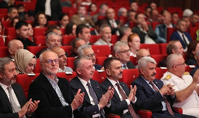 Kocaeli Büyükşehir Belediyesi'nin bu yıl 15.'sini düzenlediği Kocaeli Kitap Fuarı,