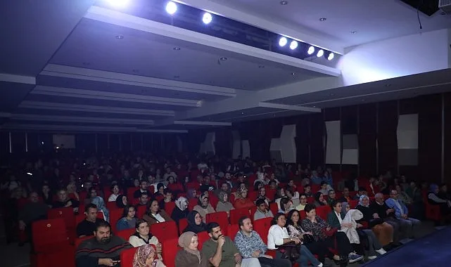 İnegöl Belediyesi Şehir Tiyatrosunun Mayıs ayında ilk kez sahnelediği ve