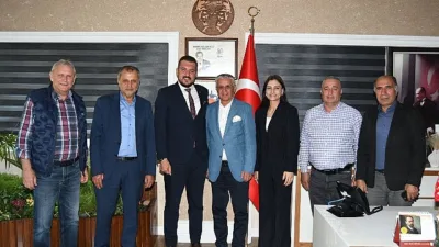 Korkuteli Belediye Başkanı Saniye Caran ile eşi Korkuteli Esnaf ve