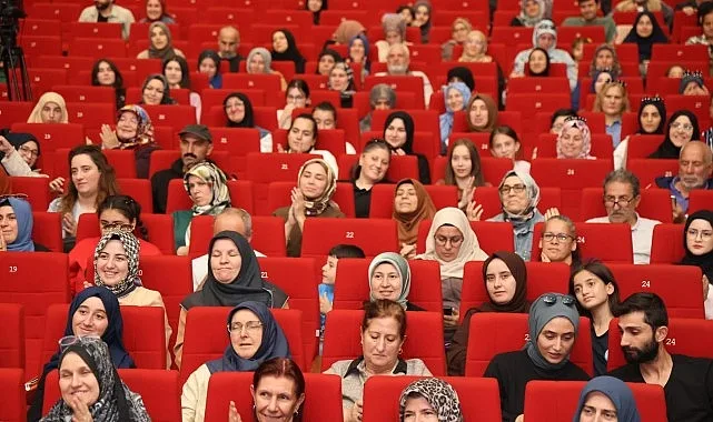 Kocaeli Büyükşehir Belediyesi’nin ev sahipliğinde düzenlenen Uluslararası 15. Kocaeli Kitap