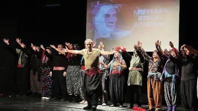 Konak Belediyesi’nin 29 Ekim Cumhuriyet Bayramı kutlamaları kapsamında sahnelenen “Kuvayi